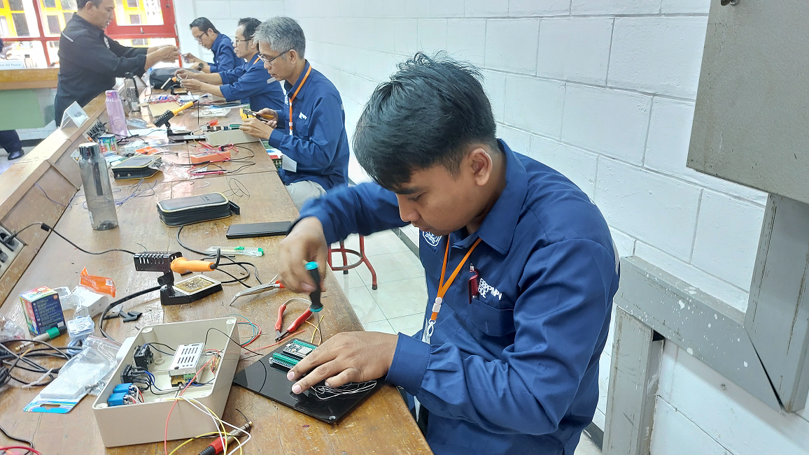 Guru SMK Antusias Ikuti Pelatihan BBPPMPV BOE, Belajar IoT hingga Merakit Trainer ESP32