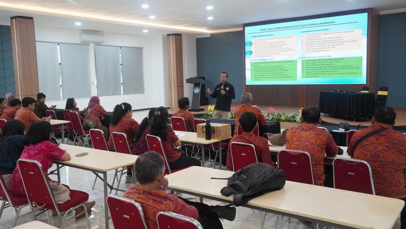 Belajar Praktik Baik Pendidikan Vokasi, SMK PGRI 2 Badung Kunjungi BBPPMPV BOE Malang
