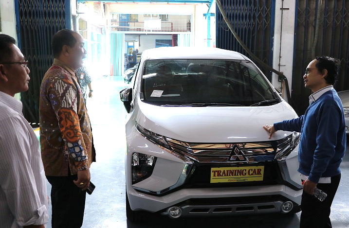 Arah Kebijakan SMK: Membangun Jembatan Antara Dunia Pendidikan dan Industri