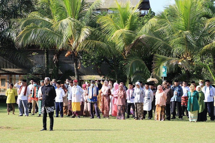 Hardiknas 2023 BBPPMPVBOE Berikan Penghargaan Bagi Pegawai Purna Tugas Tahun 2023