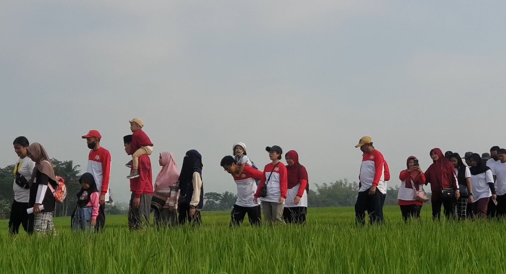 Semarak Jalan Sehat Dirgahayu HUT RI ke 78 BBPPMPV BOE Libatkan Masyarakat