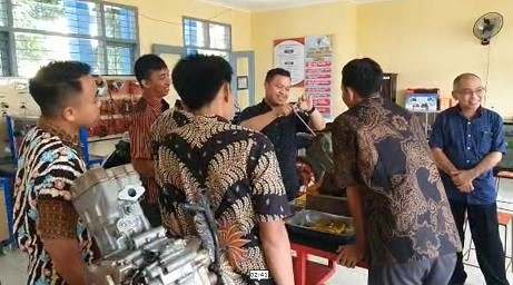 Know-How Knowledge Transfer MPM AHASS ke SMK Muhammadiyah 3 Ambulu-Jember