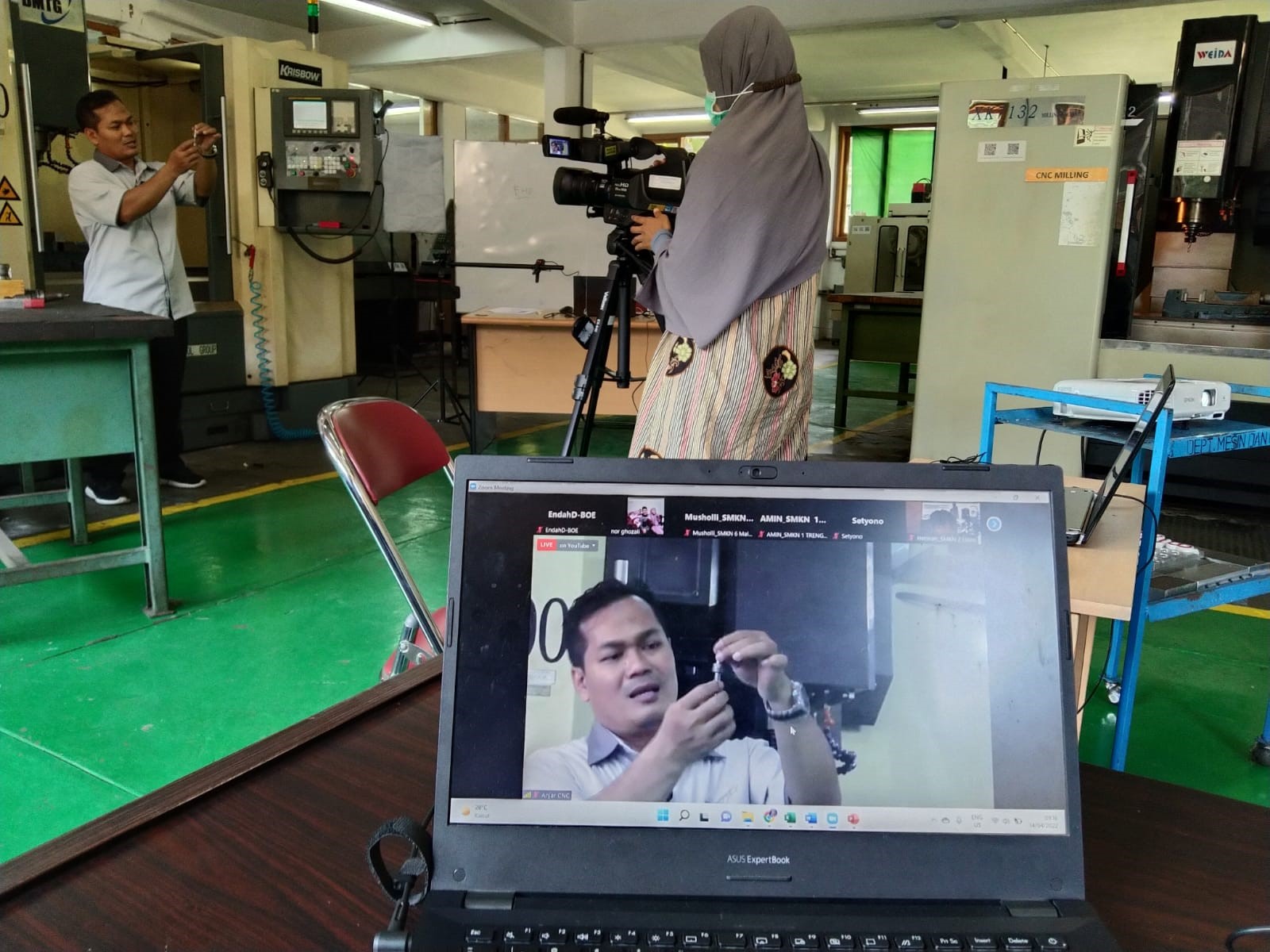 Live Session dari Bengkel/Workshop Menjadi Ciri Khas Pelatihan Moda Daring BBPPMPV BOE