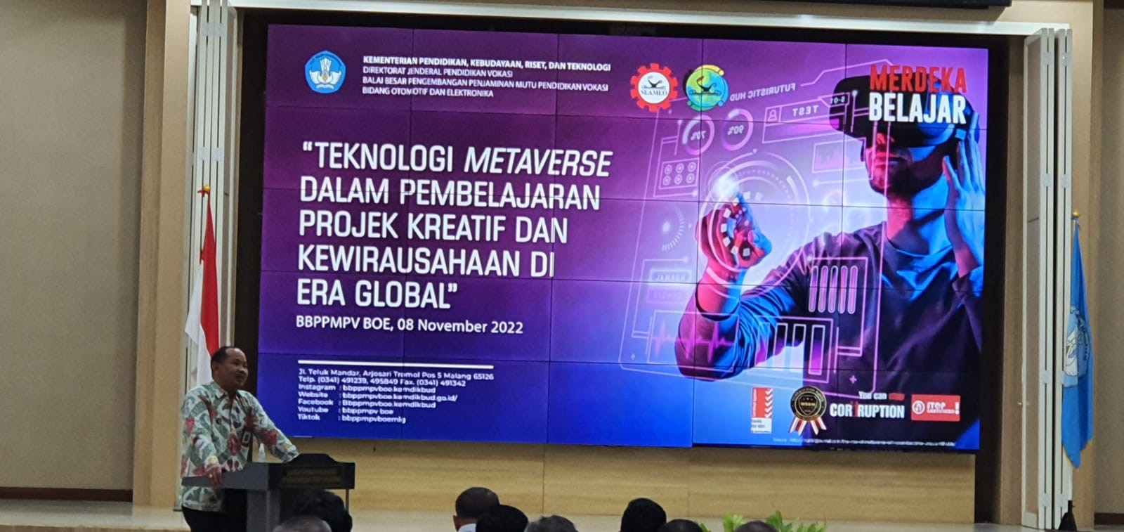 Seminar Teknologi Metaverse dalam Pembelajaran Projek Kreatif dan Kewirausahaan di Era Global