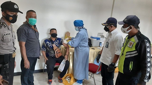 Warga Kelurahan Arjosari Malang Vaksinasi di BBPPMPVBOE