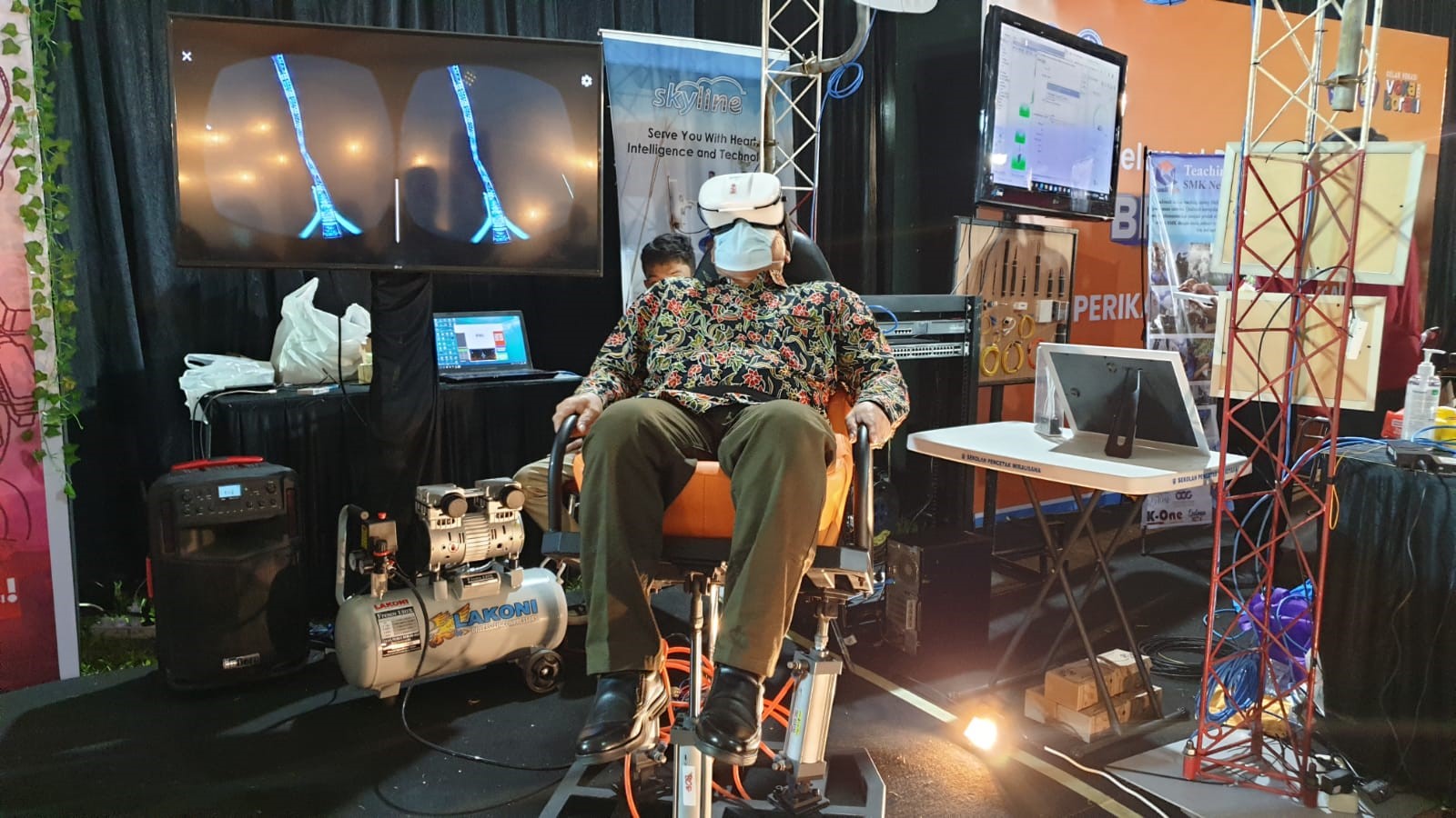 Gelar Pameran VOCABORASI Kenalkan Produk Produk Inovasi SMK Vokasi